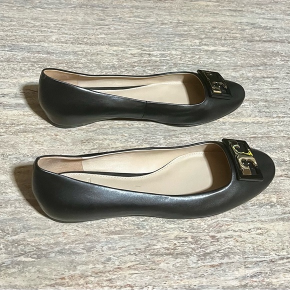 NIB Tory Burch Gigi gold T buckle Reva ballet flat leather shoes with - Picture 5 of 16
